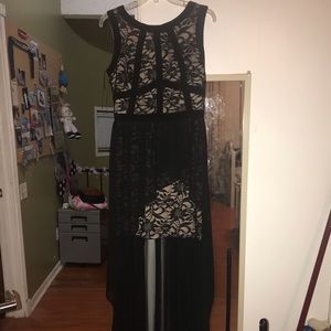 NWOT Lace keyhole dress with overskirt